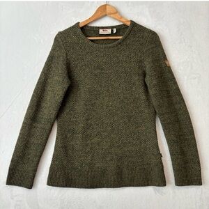 Fjallraven womens green 100% wool knit Ovik
Sweater - Replikate - ASO Kate Royal